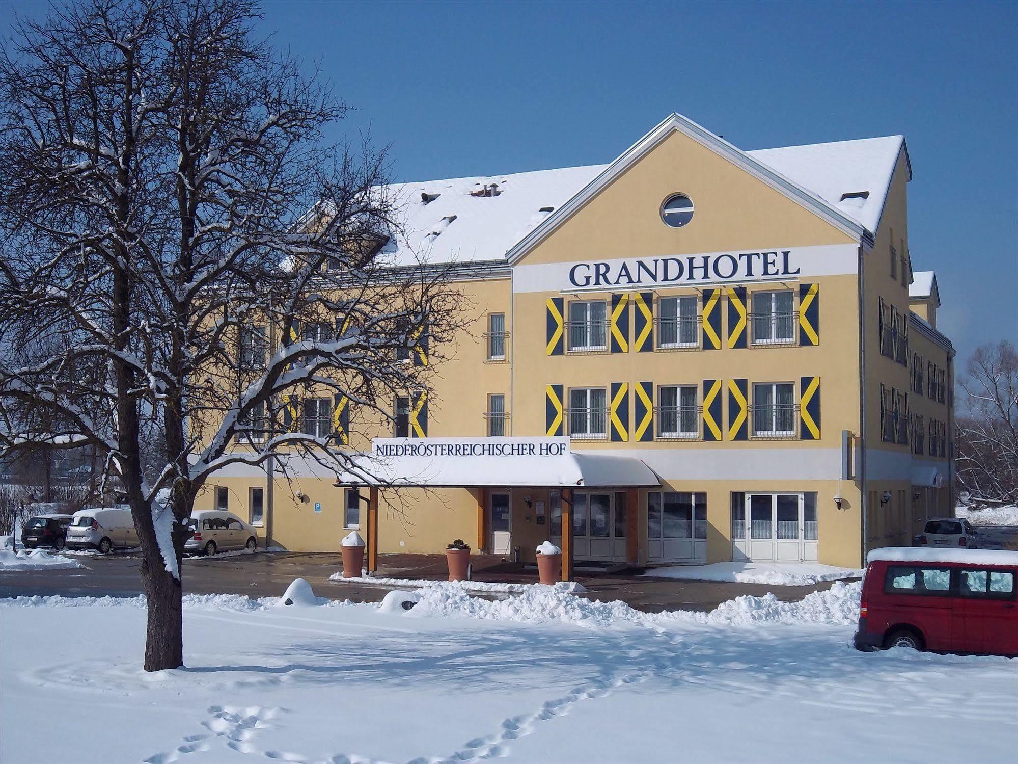 Grandhotel Niederoesterreichischer Hof Lanzenkirchen Exteriör bild