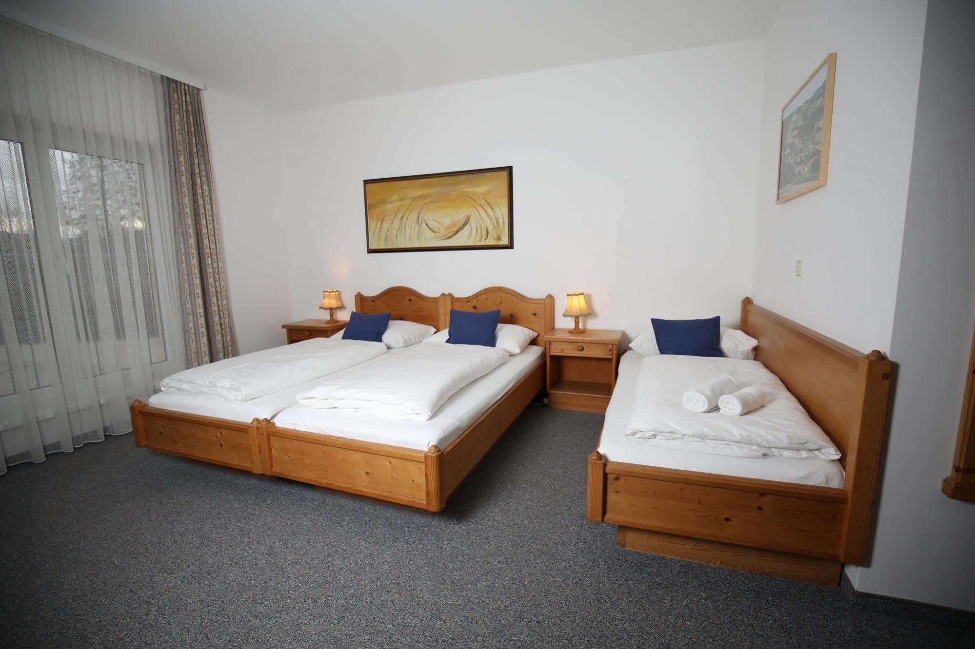 Grandhotel Niederoesterreichischer Hof Lanzenkirchen Exteriör bild